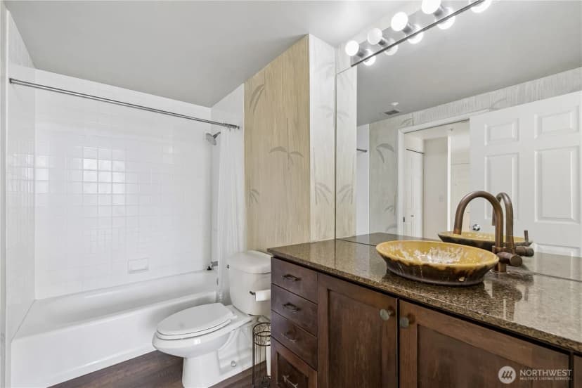 Property photo for 2600 2nd Avenue #1608, Seattle photo 11