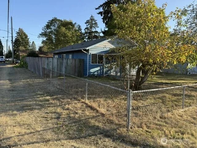 Property photo for 4802 S American Lake Boulevard, Tacoma photo 8