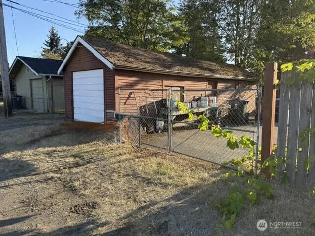 Property photo for 4802 S American Lake Boulevard, Tacoma photo 7