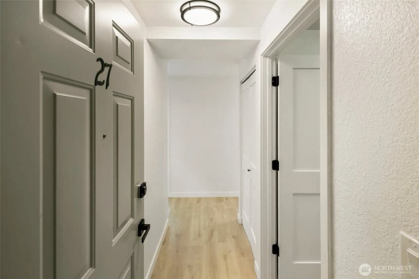 Property photo for 9255 Greenwood Avenue N #27, Seattle photo 17