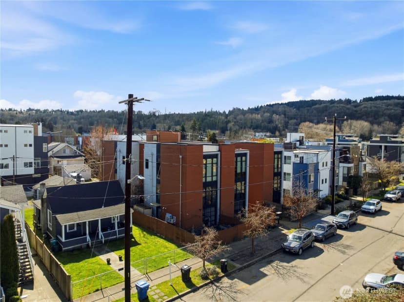 Property photo for 547 S Sullivan Street, Seattle photo 17