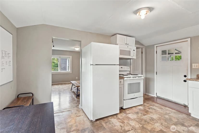 Property photo for 547 S Sullivan Street, Seattle photo 12
