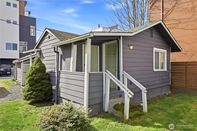 Property photo for 547 S Sullivan Street, Seattle photo 10