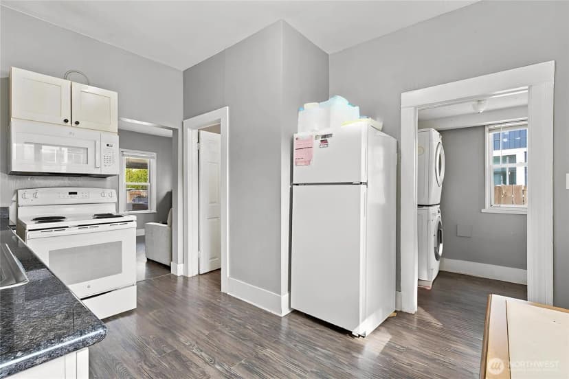 Property photo for 547 S Sullivan Street, Seattle photo 6