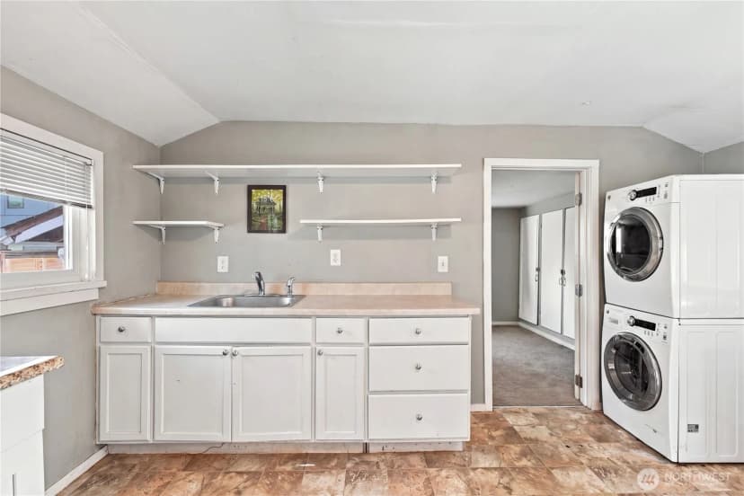 Property photo for 547 S Sullivan Street, Seattle photo 16