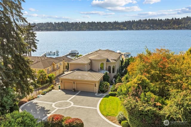 Property photo for 6049 Ne 135th Street, Kirkland photo 3