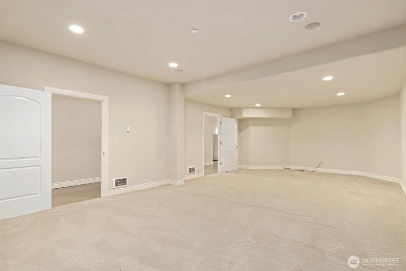 Property photo for 6049 Ne 135th Street, Kirkland photo 31