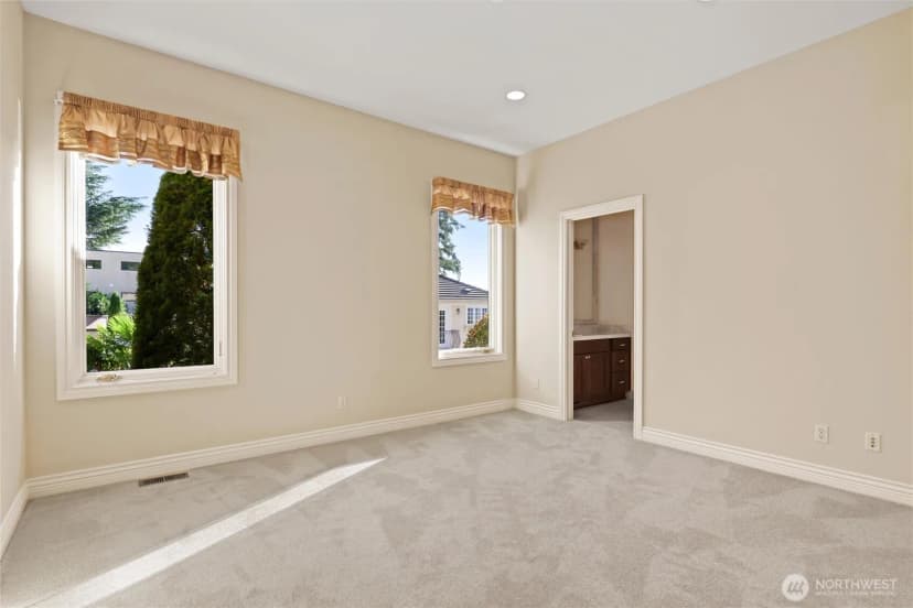 Property photo for 6049 Ne 135th Street, Kirkland photo 18