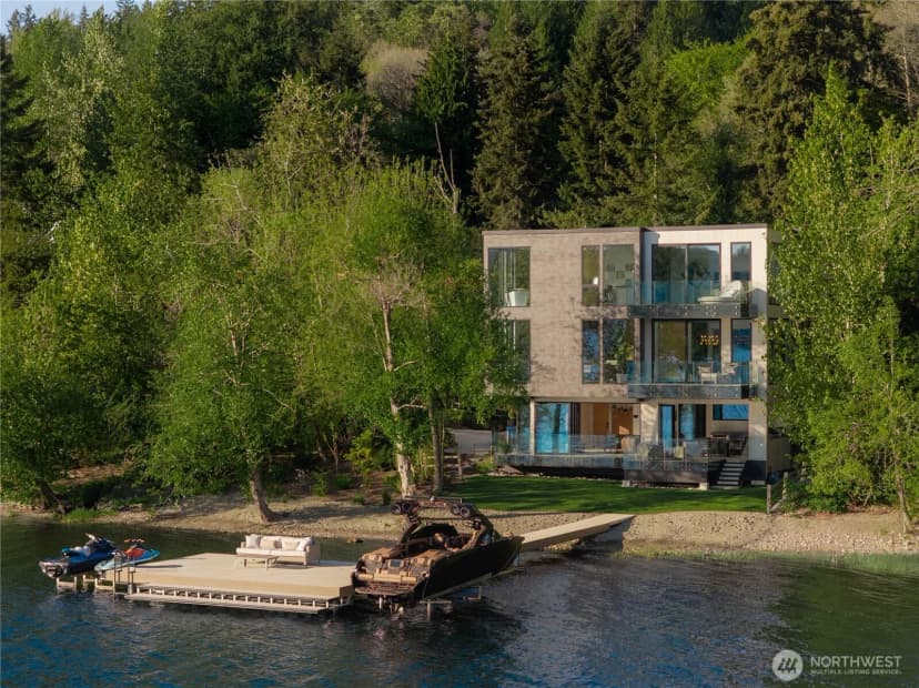 Property photo for 3101 E Lake Sammamish Parkway Ne, Sammamish photo 24