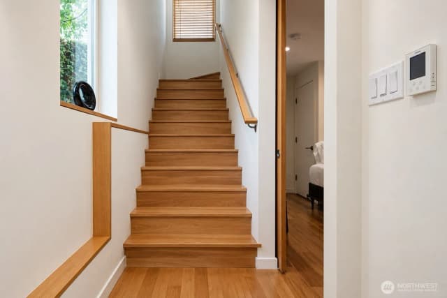 Property photo for 4836 Fauntleroy Way Sw, Seattle photo 3