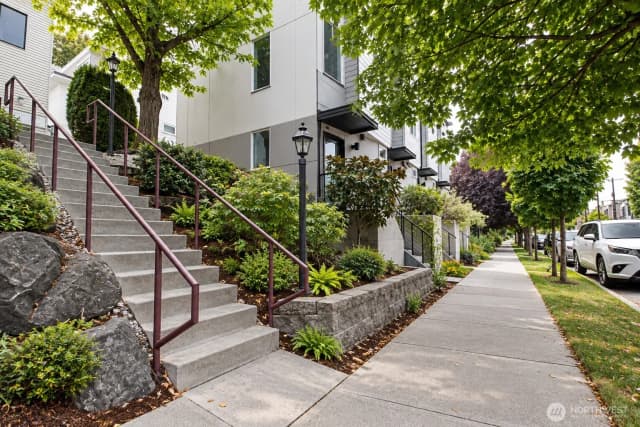 Property photo for 4836 Fauntleroy Way Sw, Seattle photo 2