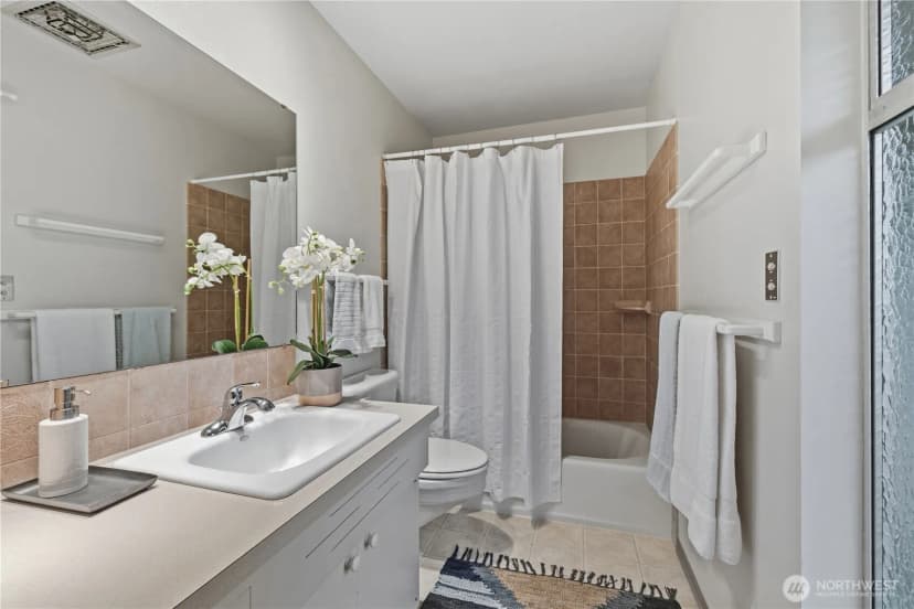 Property photo for 8910 Whitechuck Drive, Everett photo 18