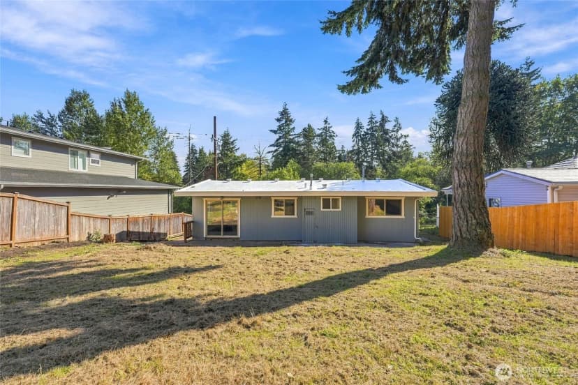 Property photo for 10233 8th Avenue Sw, Seattle photo 13