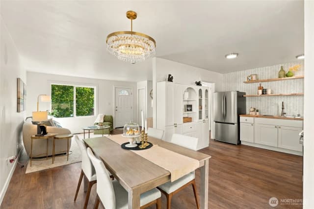Property photo for 10233 8th Avenue Sw, Seattle photo 4