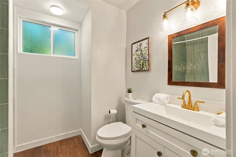 Property photo for 10233 8th Avenue Sw, Seattle photo 8
