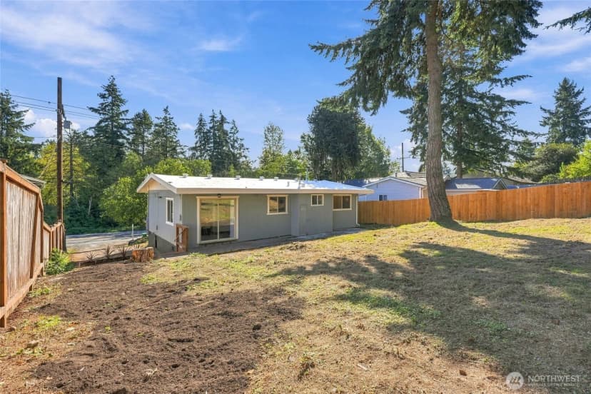 Property photo for 10233 8th Avenue Sw, Seattle photo 14