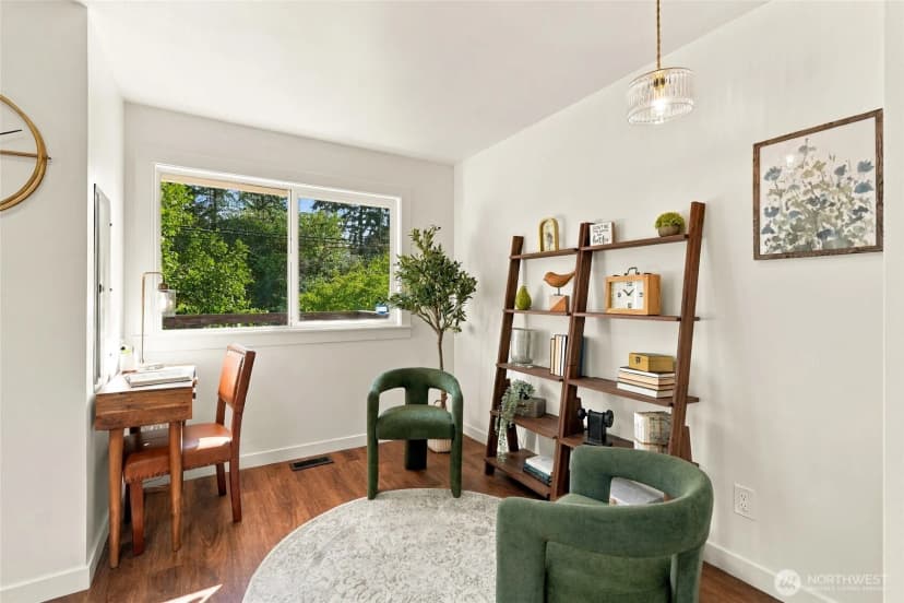 Property photo for 10233 8th Avenue Sw, Seattle photo 6