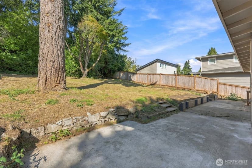 Property photo for 10233 8th Avenue Sw, Seattle photo 12