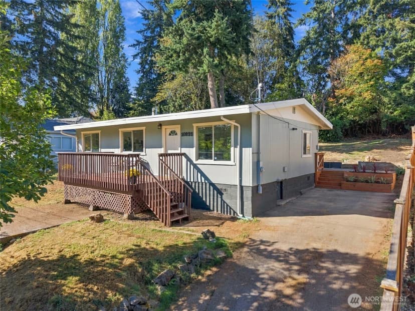 Property photo for 10233 8th Avenue Sw, Seattle