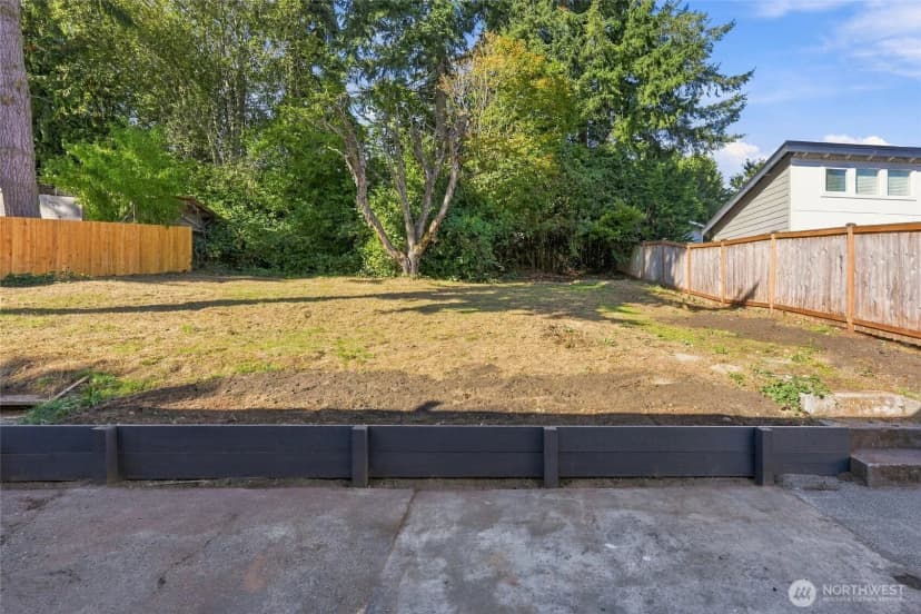 Property photo for 10233 8th Avenue Sw, Seattle photo 11