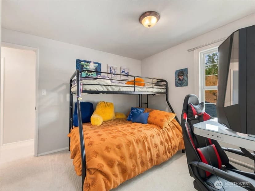 Property photo for 10323 Crescent Valley Drive Nw, Gig Harbor photo 24