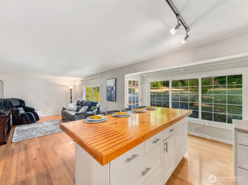 Property photo for 10323 Crescent Valley Drive Nw, Gig Harbor photo 13