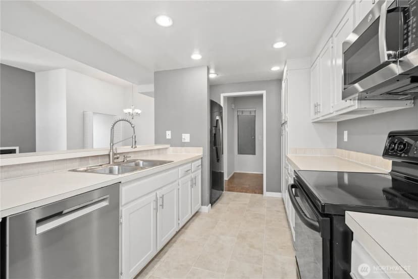 Property photo for 7525 Old Redmond Road #403, Redmond photo 8