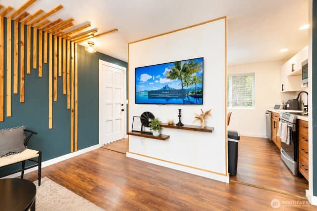 Property photo for 13444 123rd Avenue Ne, Kirkland photo 3