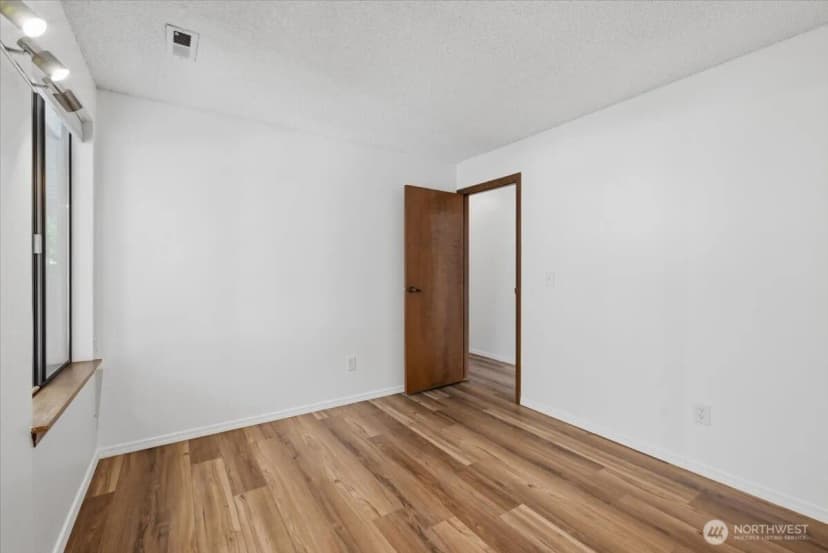 Property photo for 16006 Village Green Drive, Mill Creek photo 14