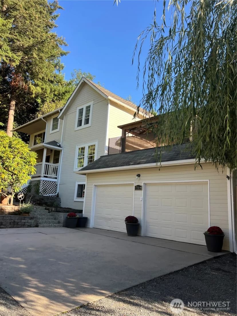 Property photo for 17514 W Riverside Drive, Bothell