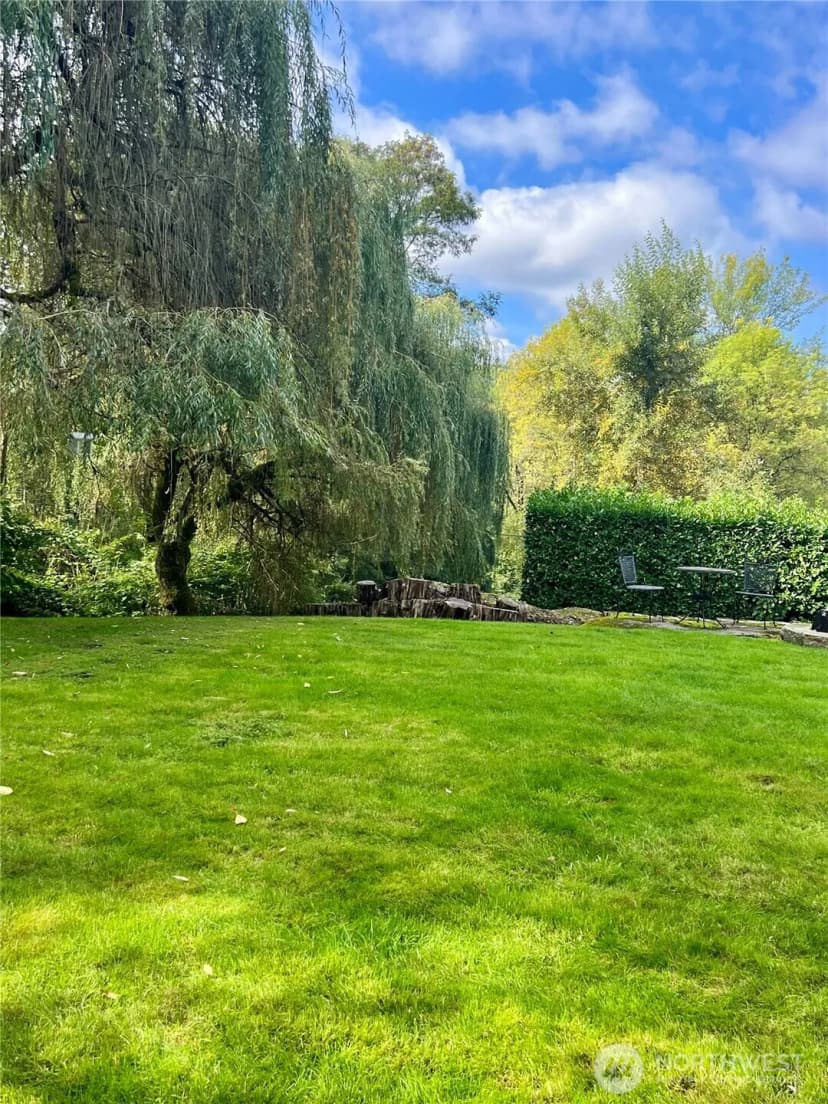 Property photo for 17514 W Riverside Drive, Bothell photo 36