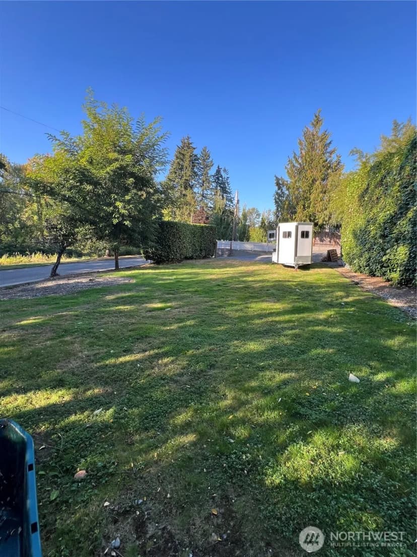 Property photo for 17514 W Riverside Drive, Bothell photo 39