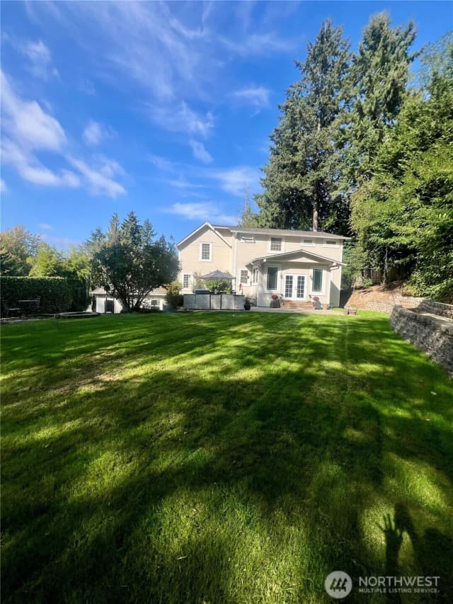 Property photo for 17514 W Riverside Drive, Bothell photo 3