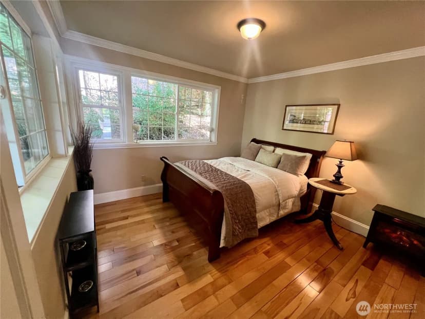 Property photo for 17514 W Riverside Drive, Bothell photo 13