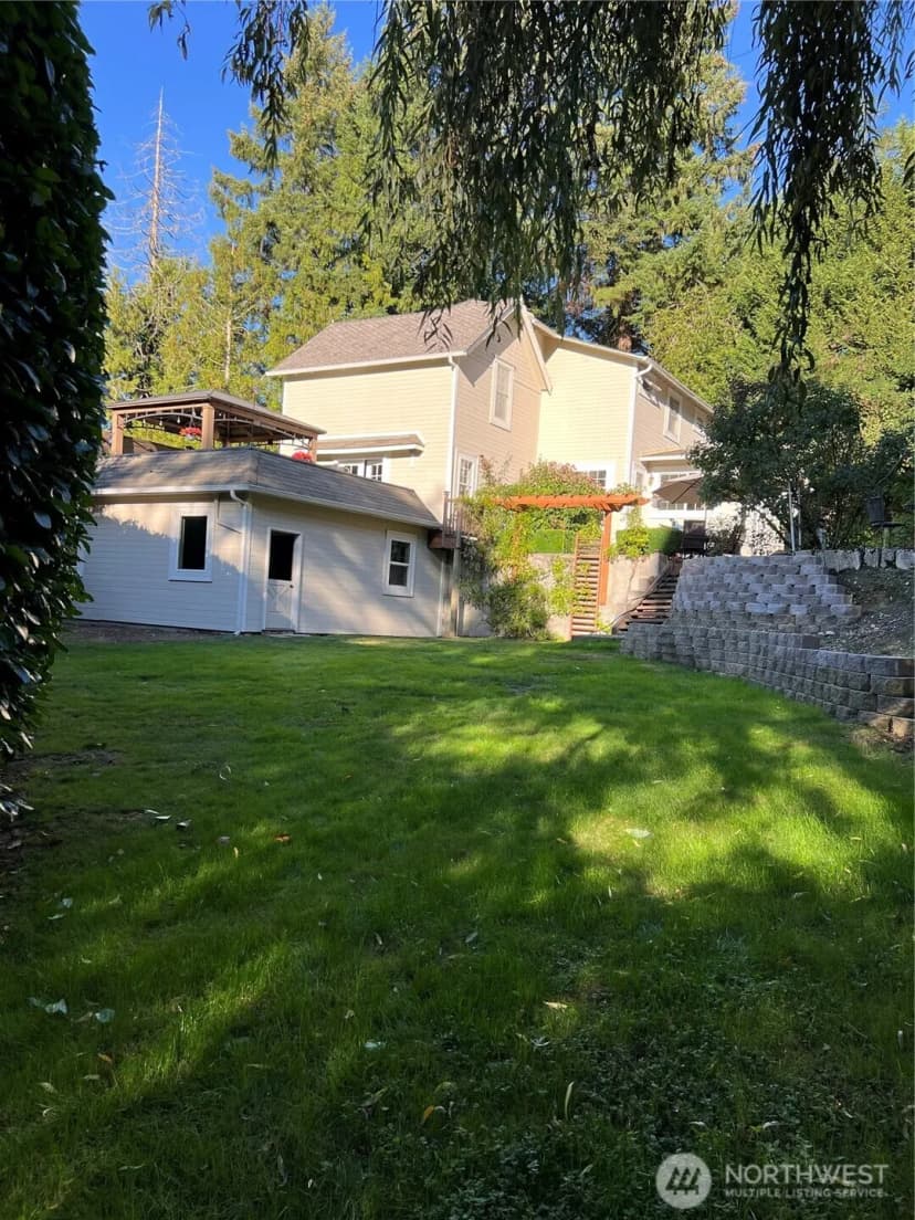 Property photo for 17514 W Riverside Drive, Bothell photo 30