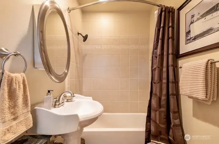 Property photo for 17514 W Riverside Drive, Bothell photo 14