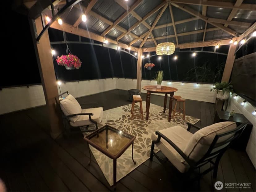 Property photo for 17514 W Riverside Drive, Bothell photo 34