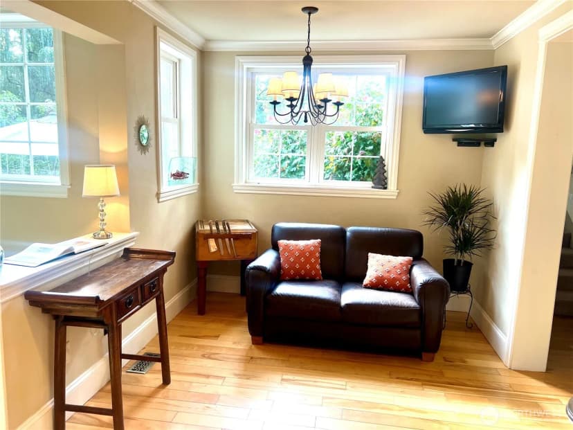 Property photo for 17514 W Riverside Drive, Bothell photo 8