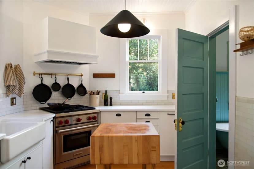 Property photo for 4023 47th Avenue Sw, Seattle photo 19