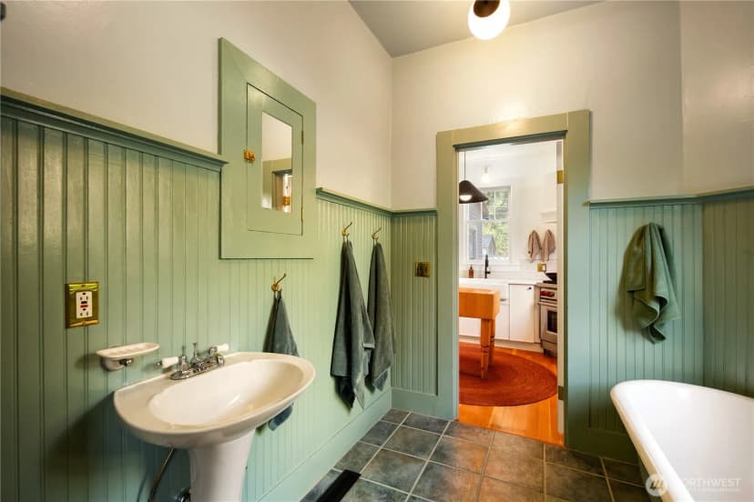 Property photo for 4023 47th Avenue Sw, Seattle photo 20