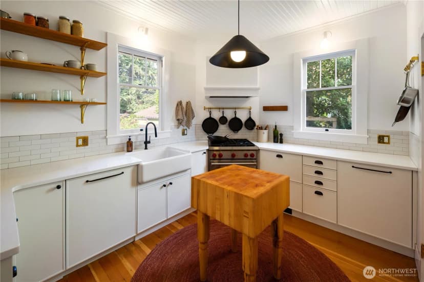 Property photo for 4023 47th Avenue Sw, Seattle photo 16