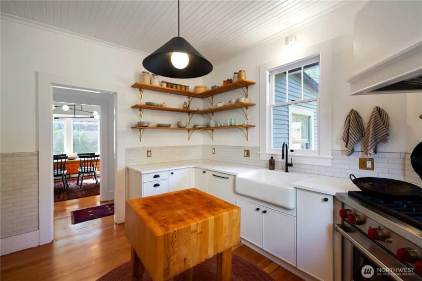 Property photo for 4023 47th Avenue Sw, Seattle photo 18