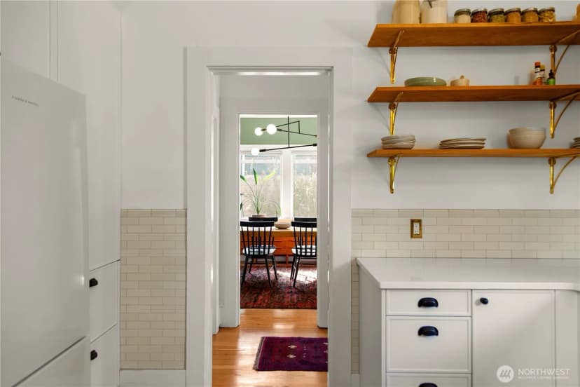 Property photo for 4023 47th Avenue Sw, Seattle photo 13