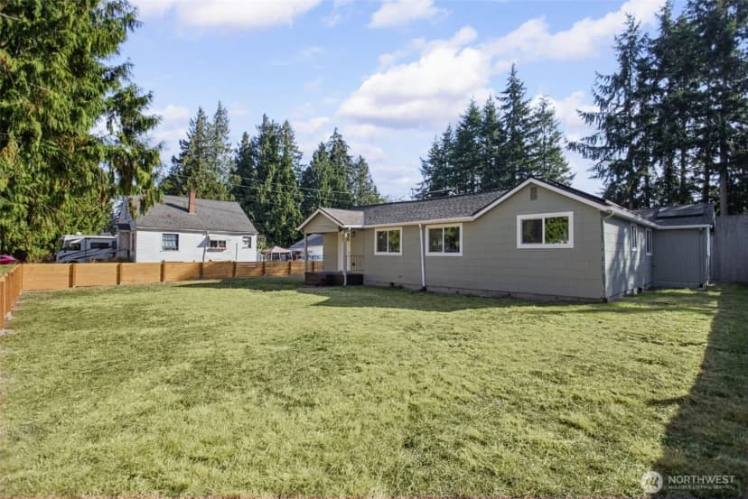 Property photo for 7425 Mcdougall Avenue, Everett photo 2