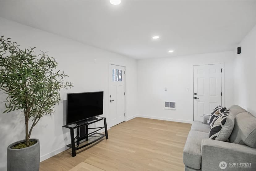 Property photo for 7425 Mcdougall Avenue, Everett photo 12