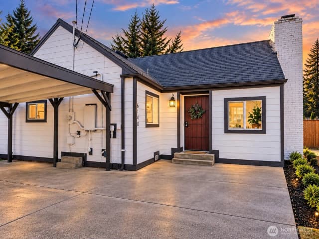 Property photo for 6148 88 Street Sw, Lakewood photo 2