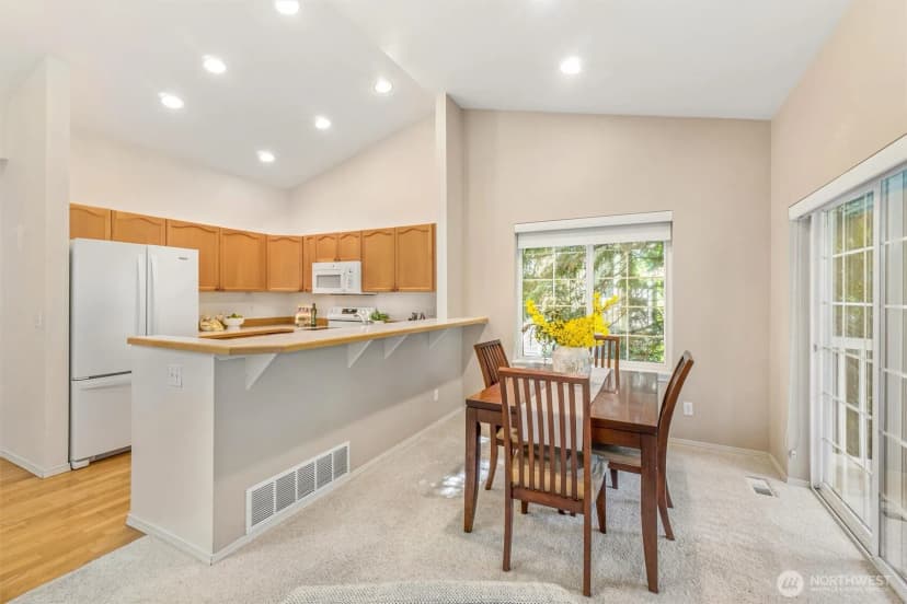 Property photo for 18555 Ne 57th Street #18555, Redmond photo 10