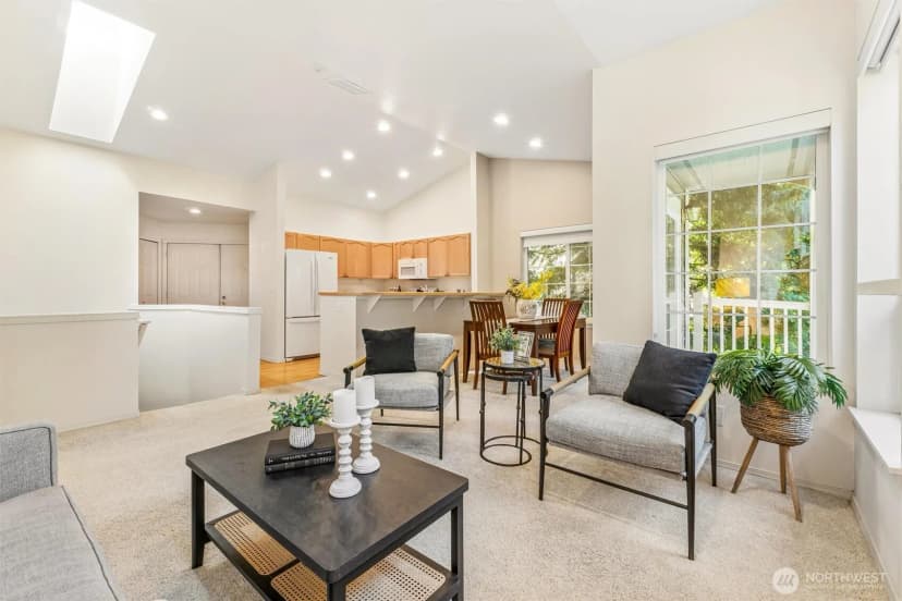 Property photo for 18555 Ne 57th Street #18555, Redmond photo 8