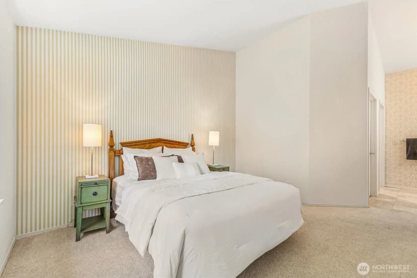 Property photo for 18555 Ne 57th Street #18555, Redmond photo 19