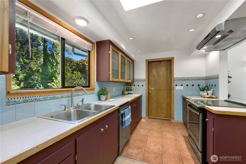 Property photo for 3332 Ne 178th Street, Lake Forest Park photo 12